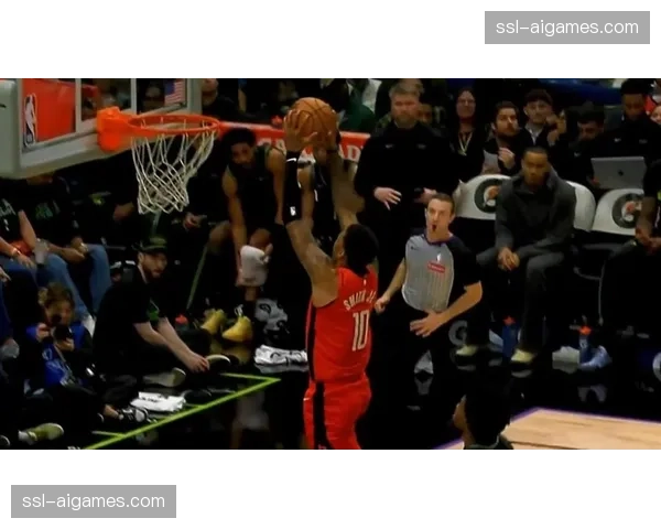 镜头聚焦：热火连续三次成功防守，巴特勒抢断后快速反击得分